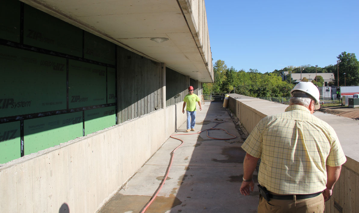 The exterior walkway on the second floor 