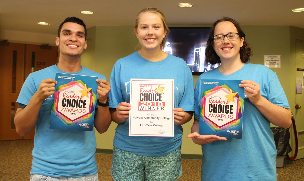 HCC students hold Readers Choice award announcements