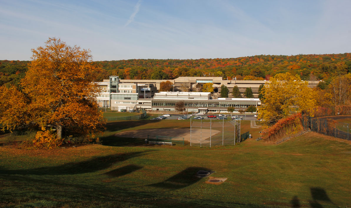 HCC campus shows fall foliage