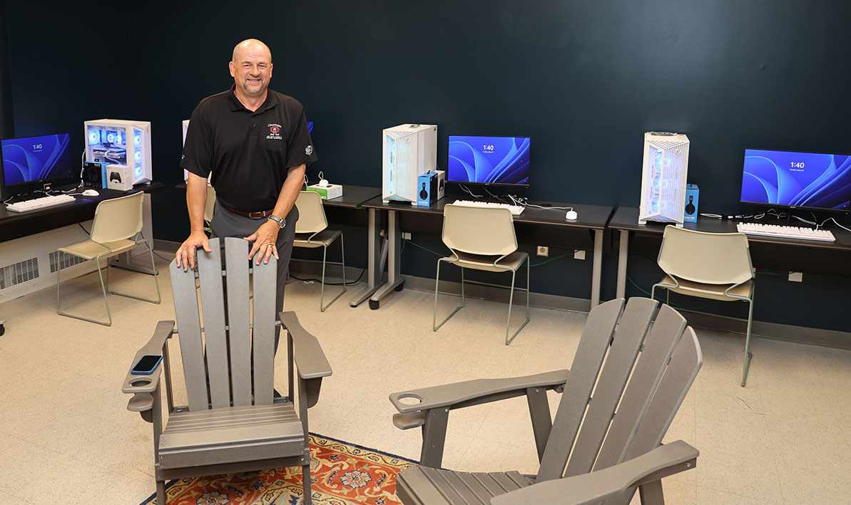 Tom Stewart in the new eSports room at HCC